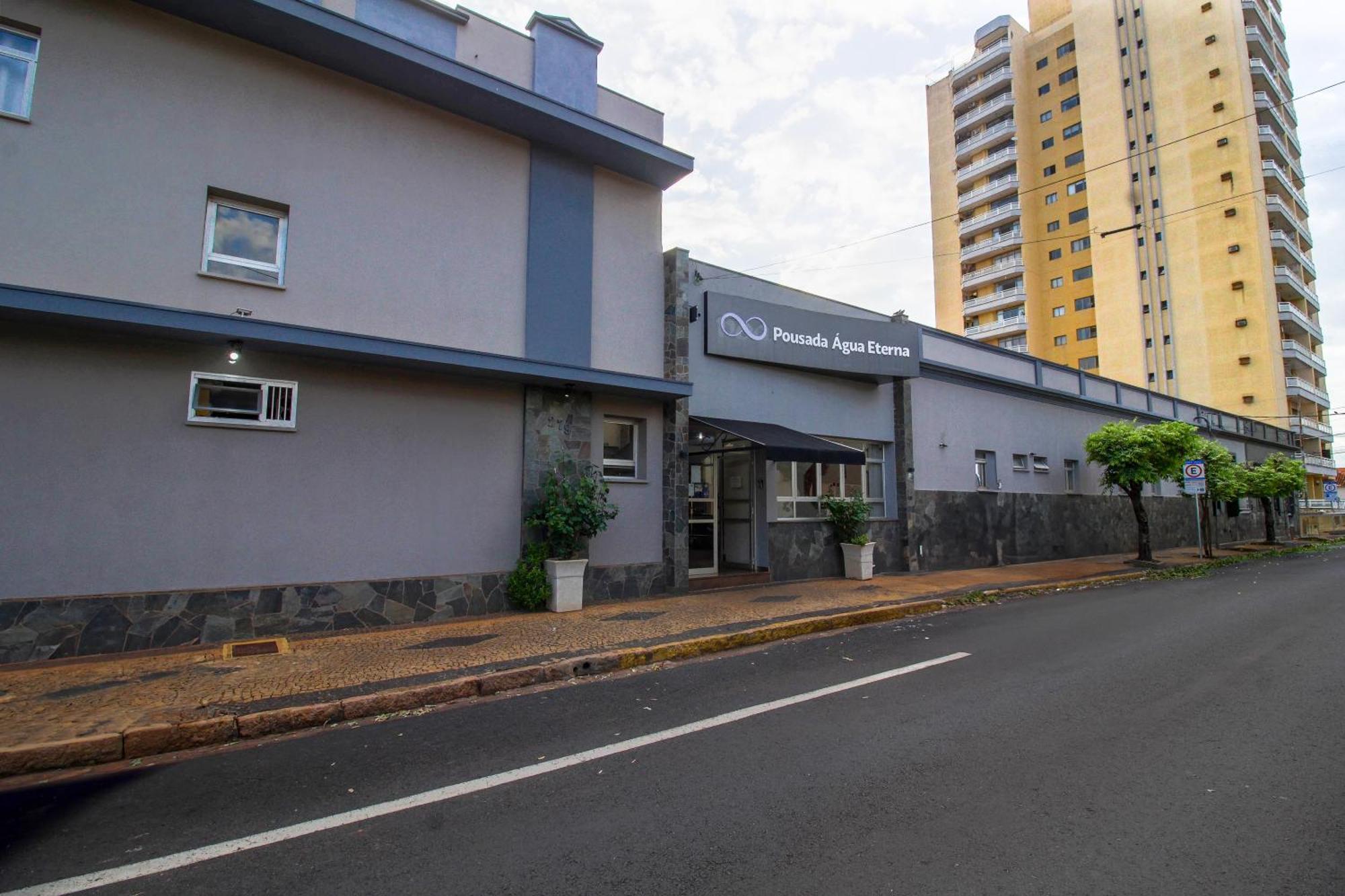 Pousada Agua Eterna - Proximo Ao Museu De Cera, Hot Beach E Thermas Dos Laranjais Olímpia 外观 照片